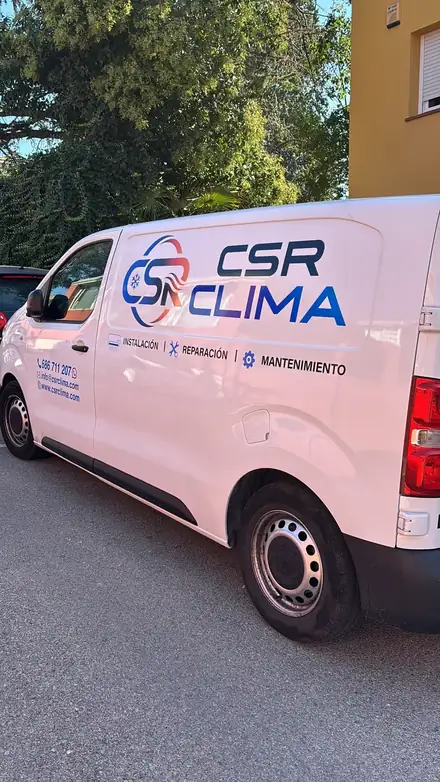Furgoneta de servei de CSR CLIMA