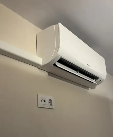 Split Daikin de paret acabat d'instal·lar